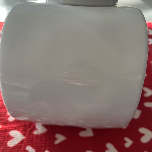 Rae Dunn XOXO cookie jar - Picture 8 of 9